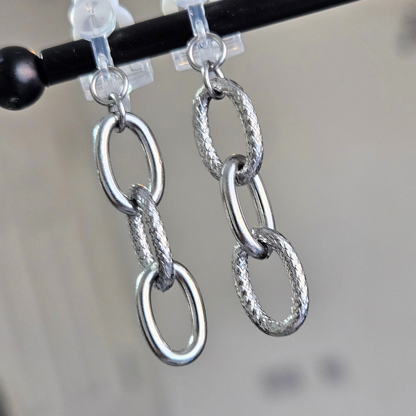 Silver Chain Hoop Clip-On Earrings | Hammered Mix Link Design