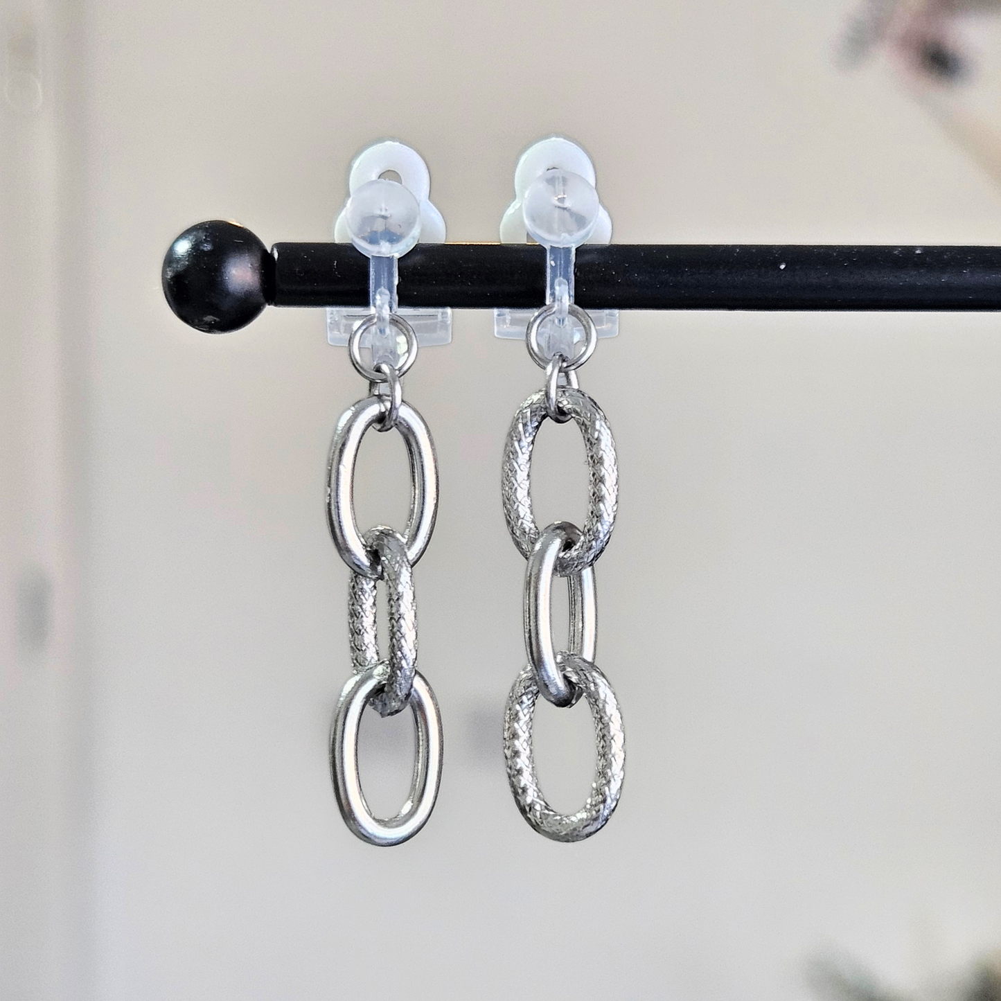 Silver Chain Hoop Clip-On Earrings | Hammered Mix Link Design