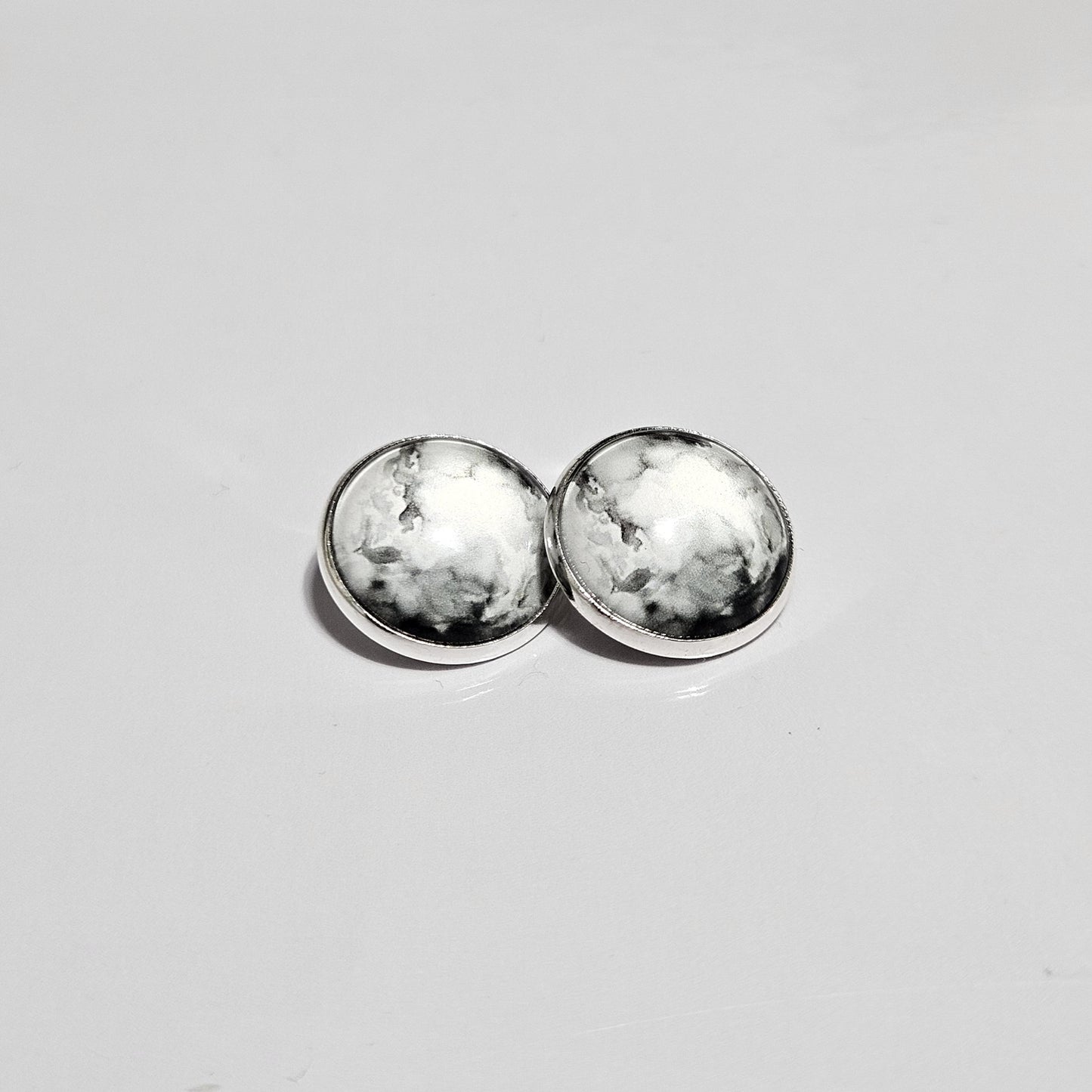 Smoke Design Clip-On Earrings – 16mm Cabochon | Non-Pierced | Hypoallergenic