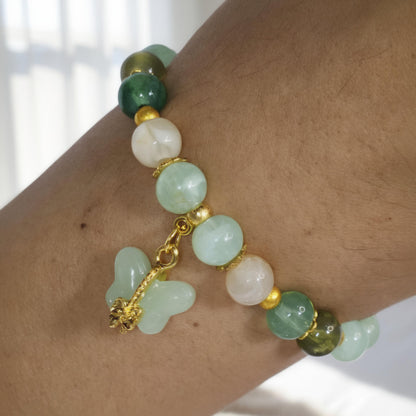 Jade small beaded elastic bracelet with butterfly charm, Boho green imitation natural stone streach bracelet with gold details for women.